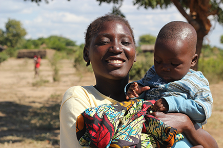 Woman and child in Malawi © Lindsay Mgbor / Department for International Development